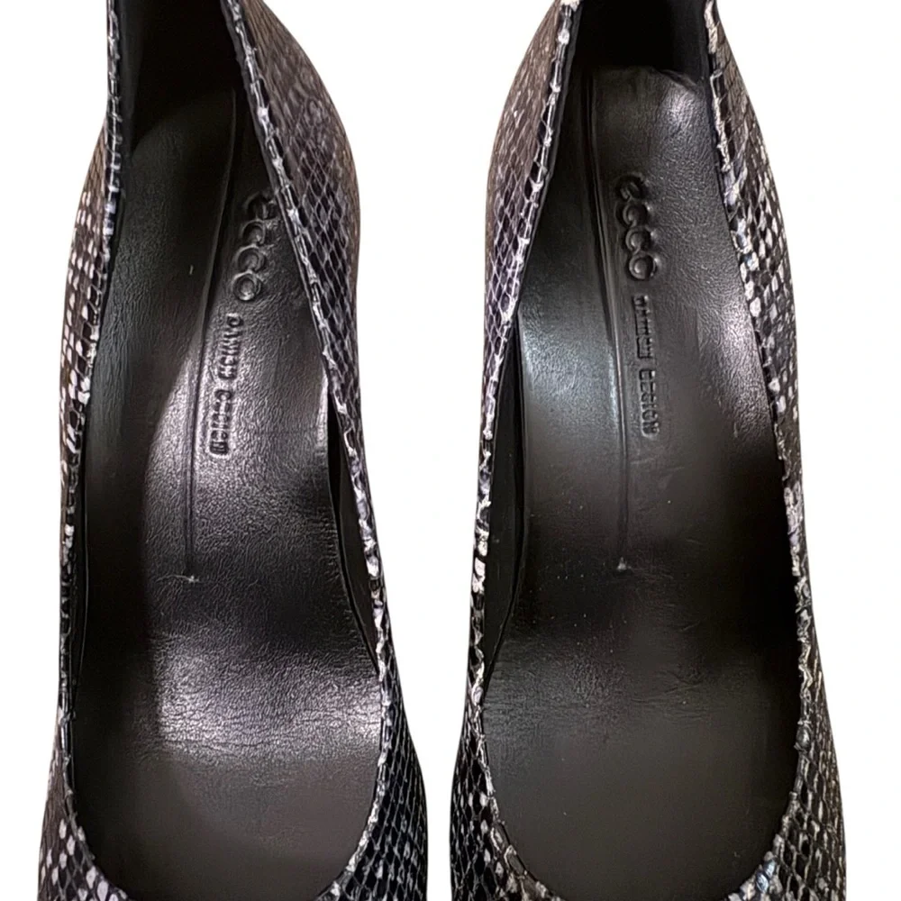 Ecco snakeskin black and white heels size 37